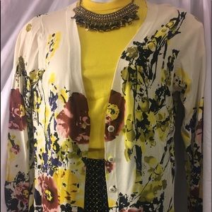 Cardigan flower sweater
